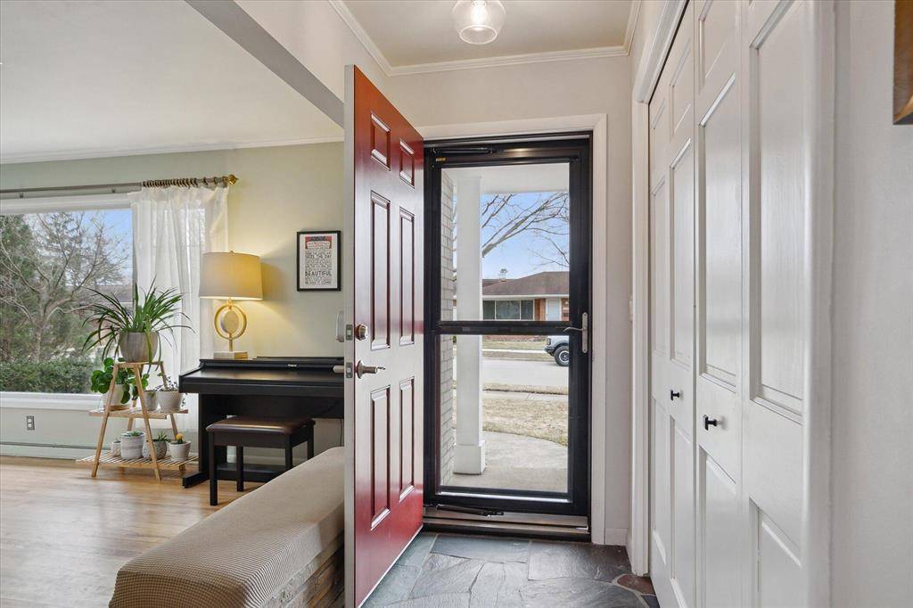 Ann Arbor, MI 48103,1705 Barrington Place