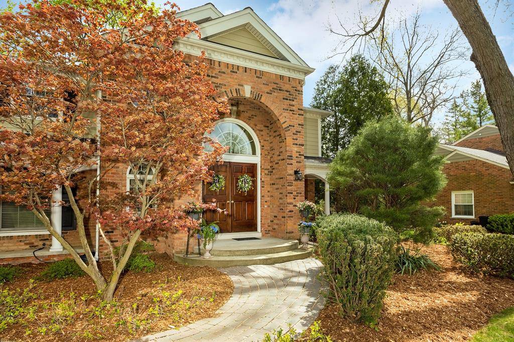 Beverly Hills Vlg, MI 48025,32848 White Oaks Trail