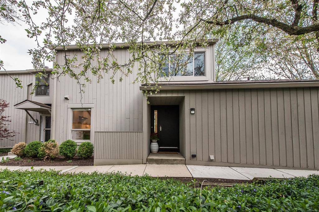 Ann Arbor, MI 48103,2102 Overlook Court