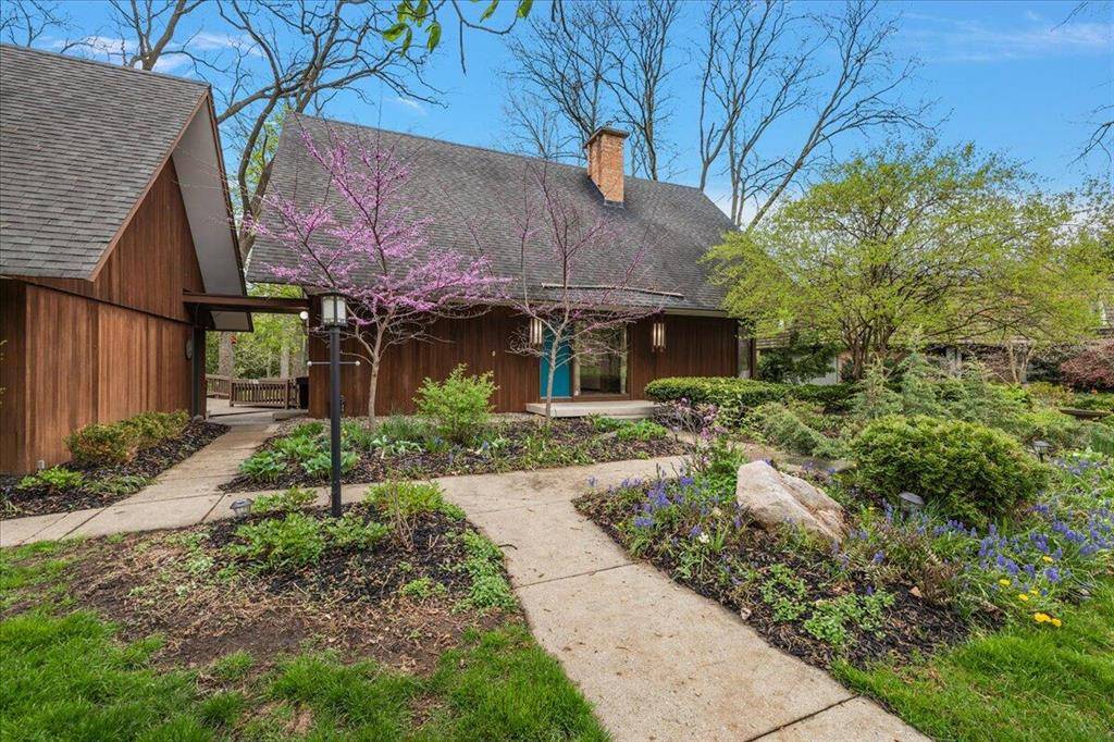 Ann Arbor, MI 48104,2445 Adare Road