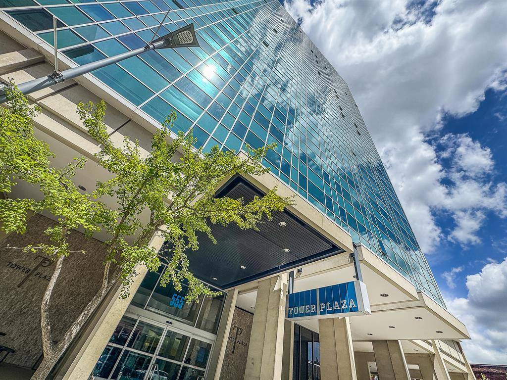 Ann Arbor, MI 48104,555 E William Street 18B