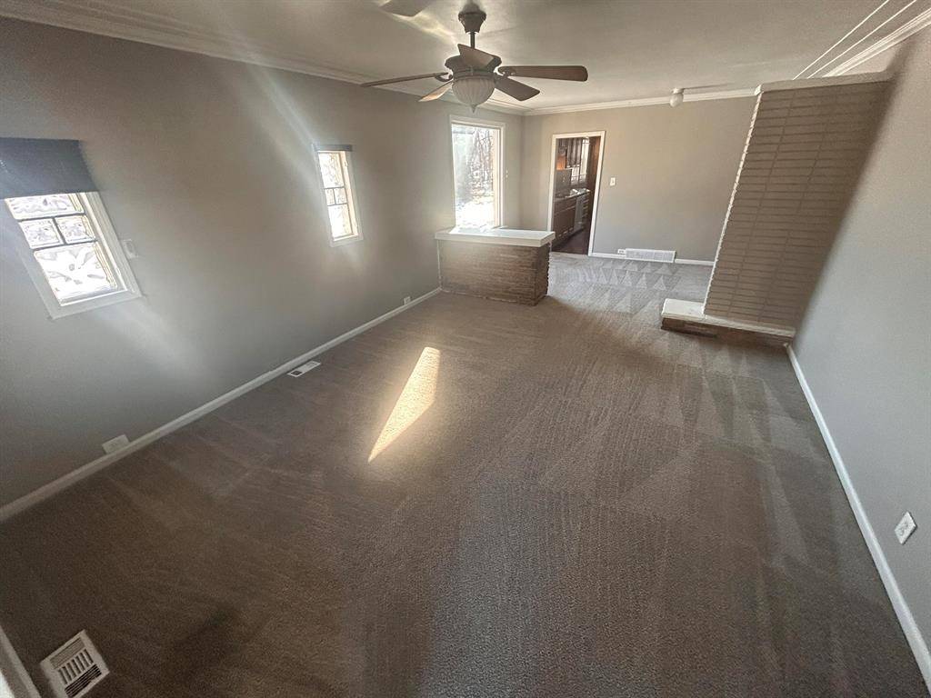 Hazel Park, MI 48030,32 E George Avenue