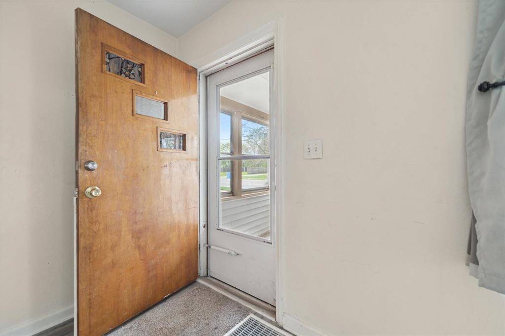 Lansing, MI 48910,715 W Holmes Road