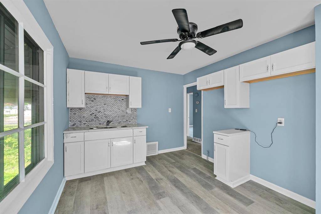 Harper Woods, MI 48225,19110 Kingsville Street