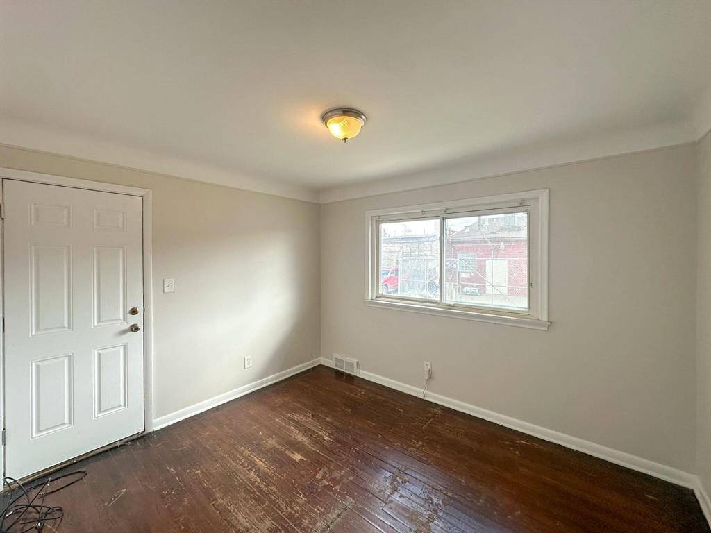 Detroit, MI 48221,17124 Pinehurst Street