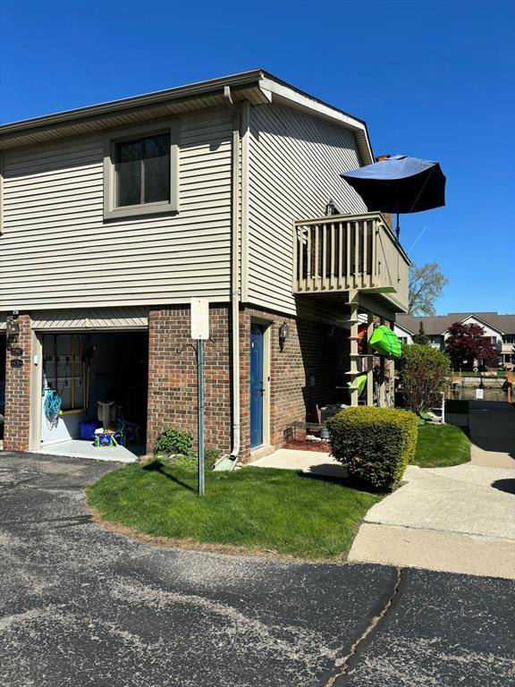 Grosse Ile Twp, MI 48138,27880 Reo Road D