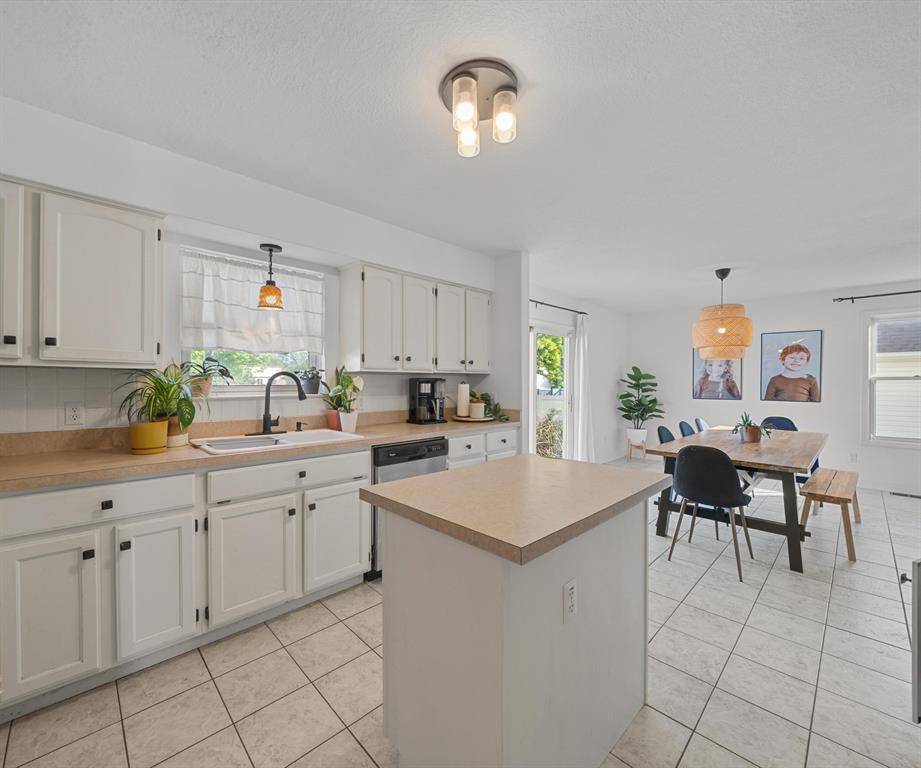 Monroe Twp, MI 48161,14392 Canterberry