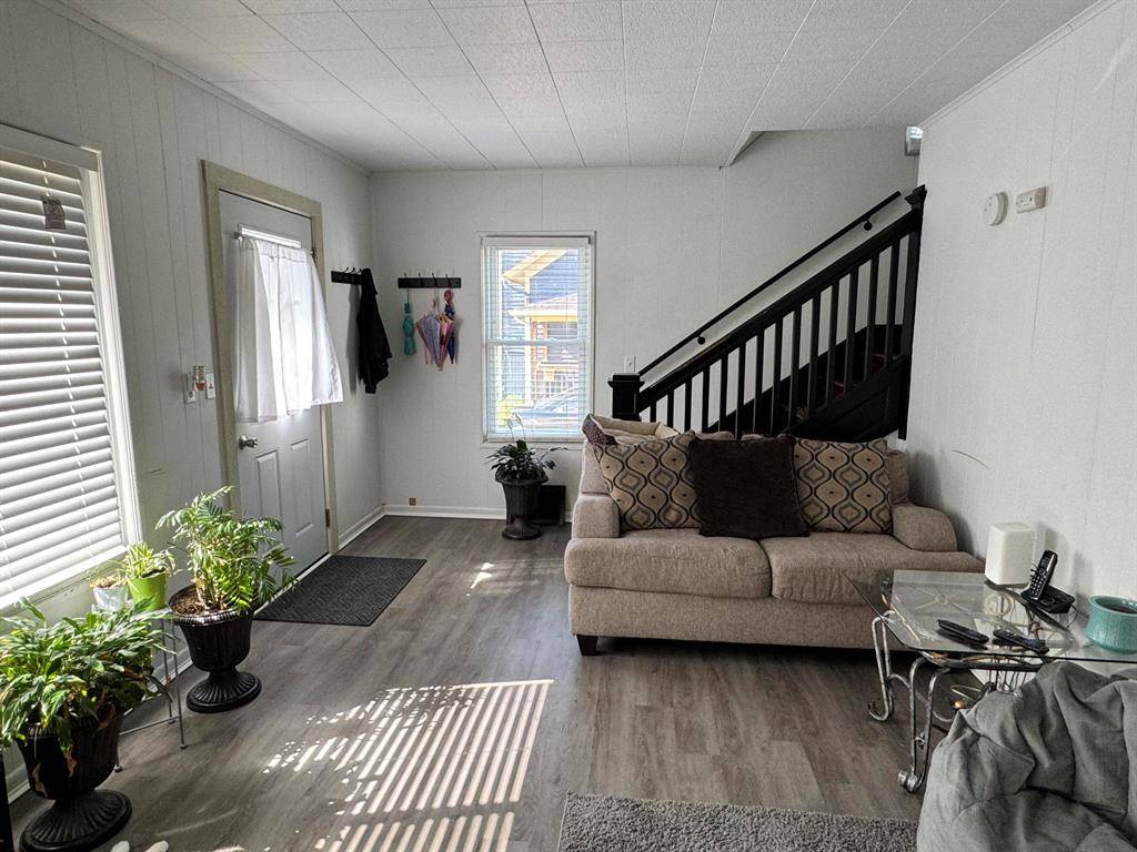 Adrian, MI 49221,109 Park Place East Place E