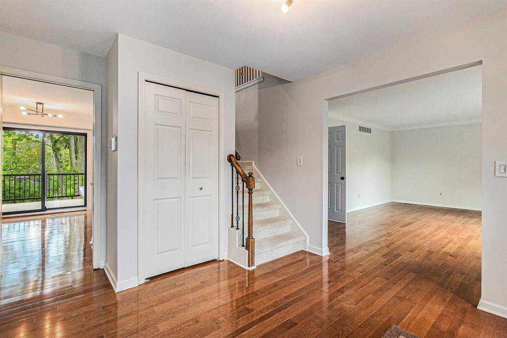 Ann Arbor, MI 48104,2315 Adare Road