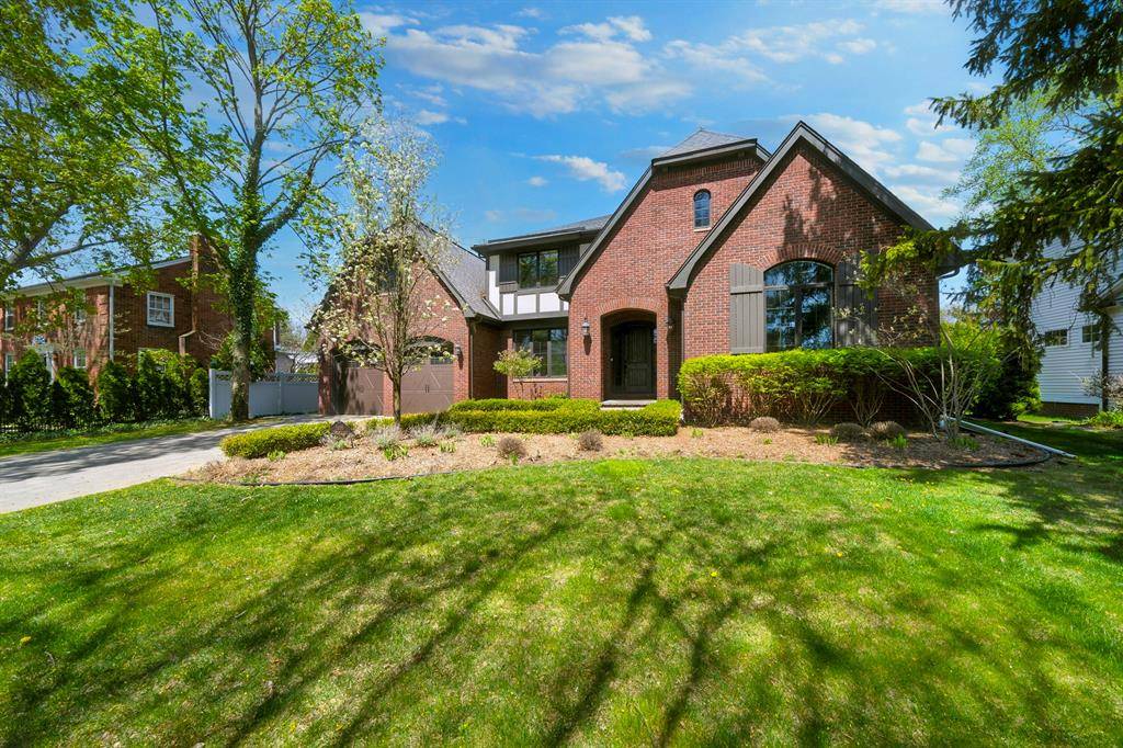Birmingham, MI 48009,1655 Dorchester Road