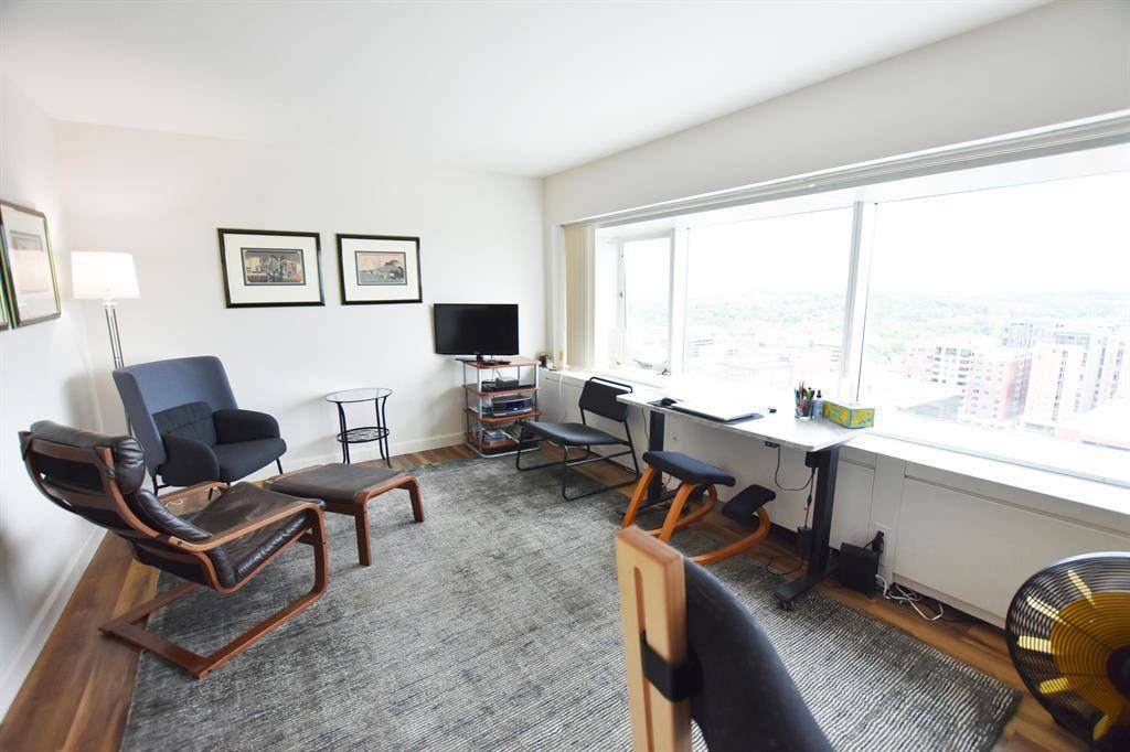 Ann Arbor, MI 48104,555 E William Street 21E