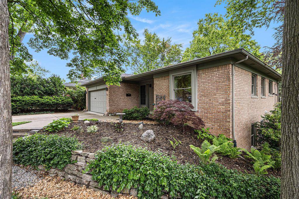 Ann Arbor, MI 48103,1231 Naples Court