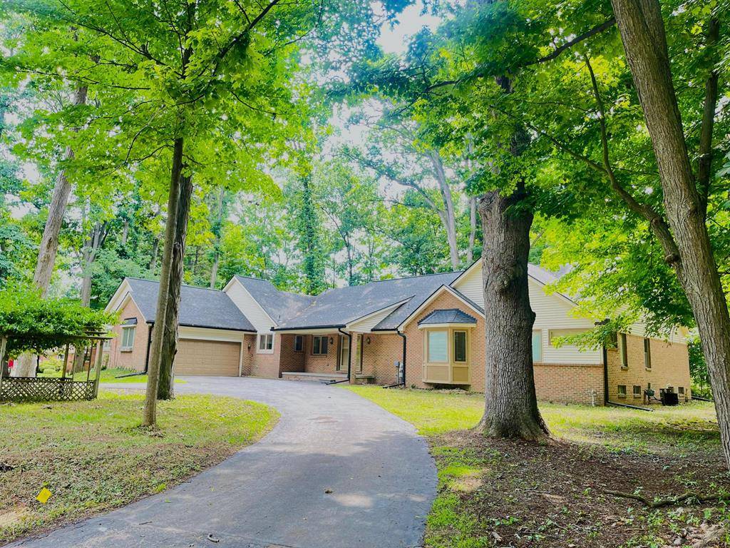 Farmington Hills, MI 48334,28118 Forestbrook Drive