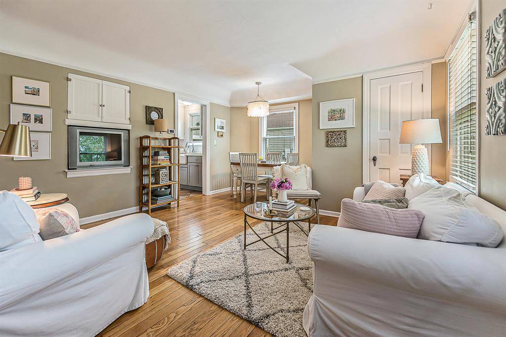 Ann Arbor, MI 48104,3172 Edgewood Drive