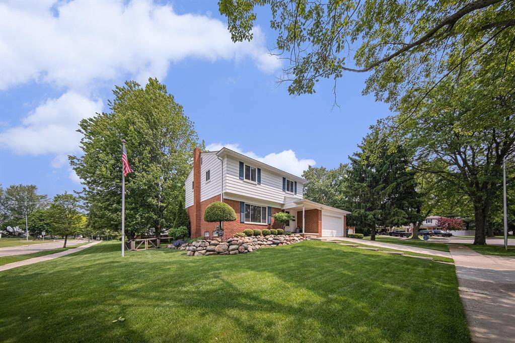 Saline, MI 48176,489 Old Creek Court