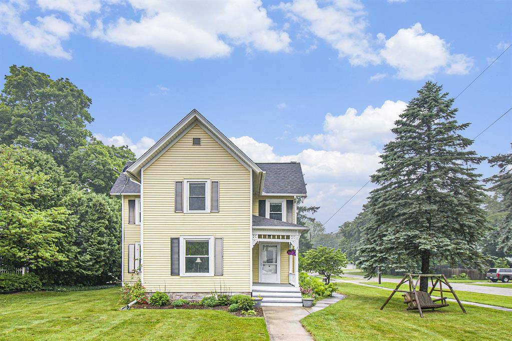 Stockbridge Vlg, MI 49285,402 S Wood Street