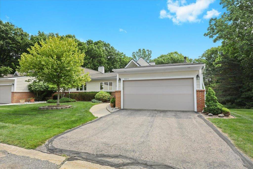 Farmington Hills, MI 48335,34015 Hillside Court