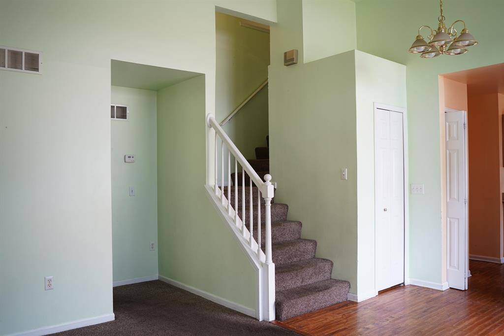 Southfield, MI 48075,17608 Gateway Circle