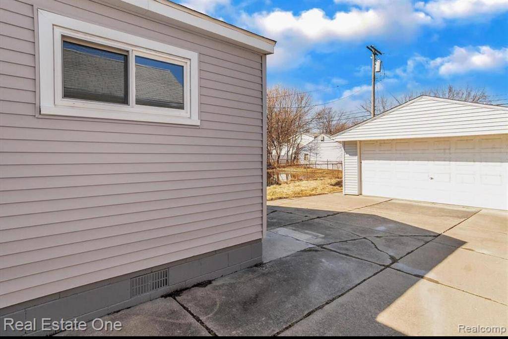 Garden City, MI 48135,28832 Block Street