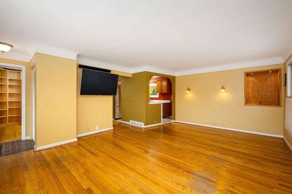 Ann Arbor, MI 48103,1710 Palomar Drive