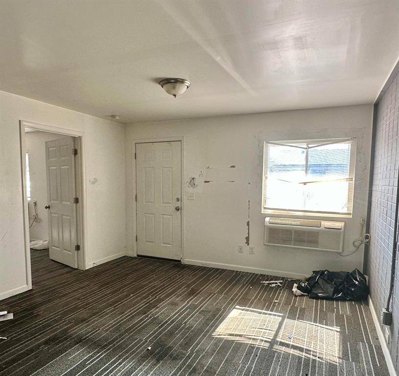 Inkster, MI 48141,25911 michigan Avenue Building: 1.00 103