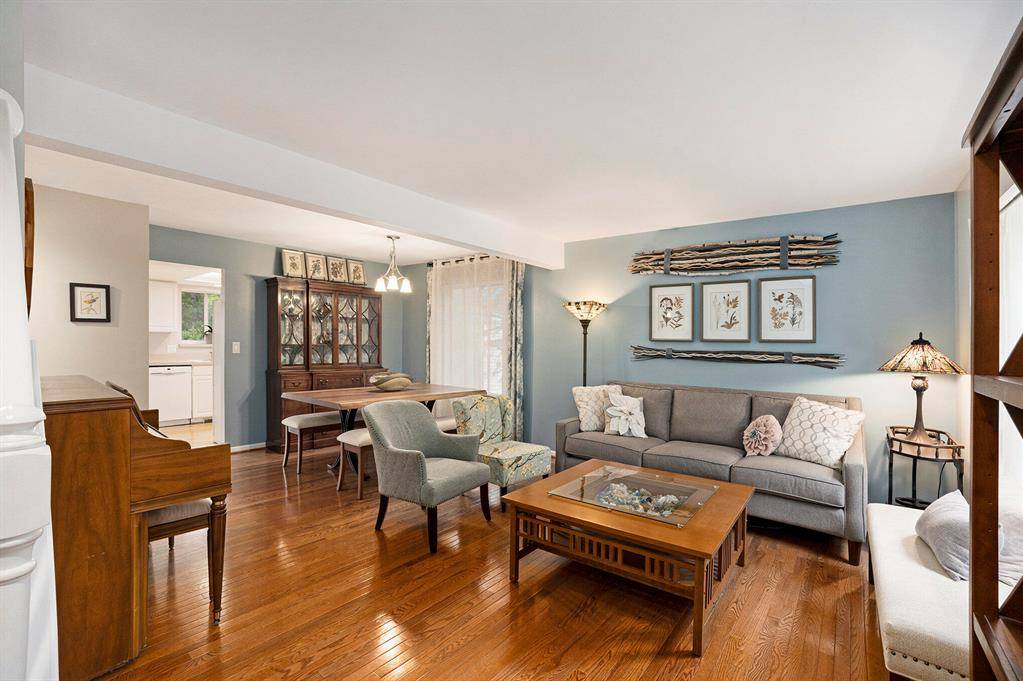 Ann Arbor, MI 48103,2512 Jade Court
