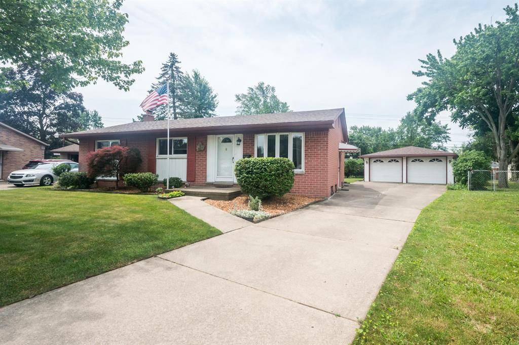 Westland, MI 48186,36067 Rolf Street