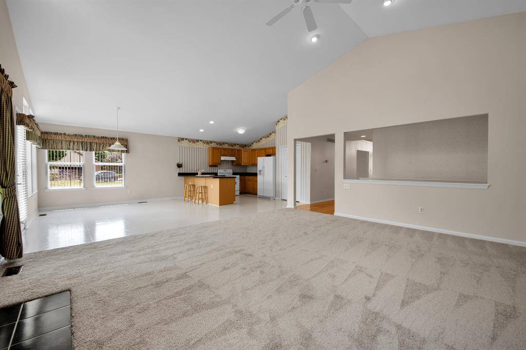South Lyon, MI 48178,21844 Lyon Trail N