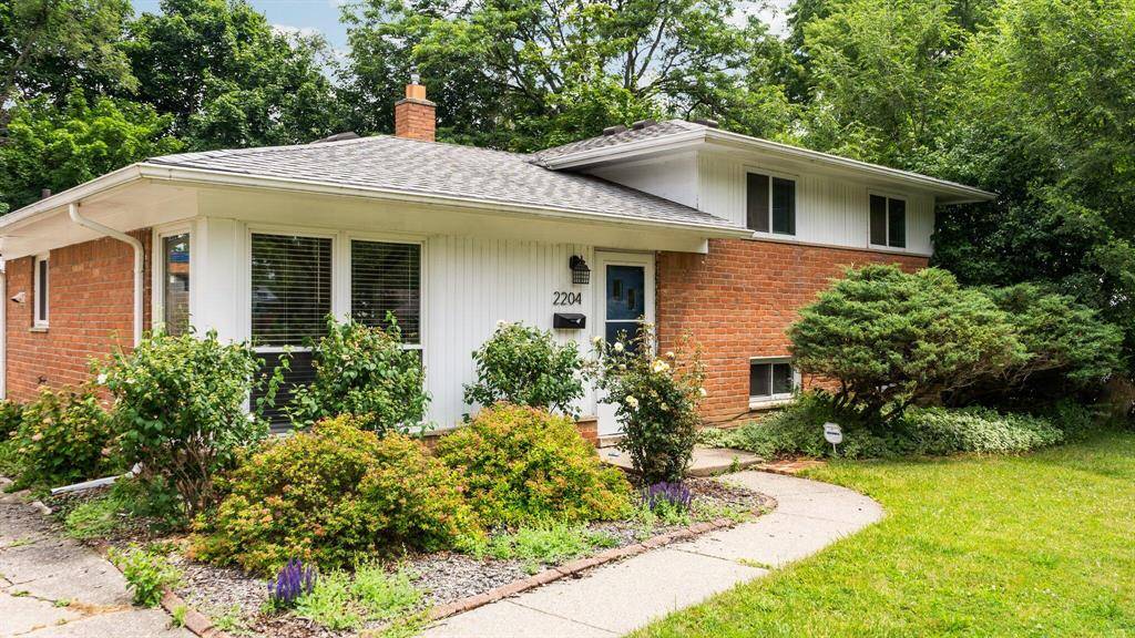Ann Arbor, MI 48103,2204 Walter Drive
