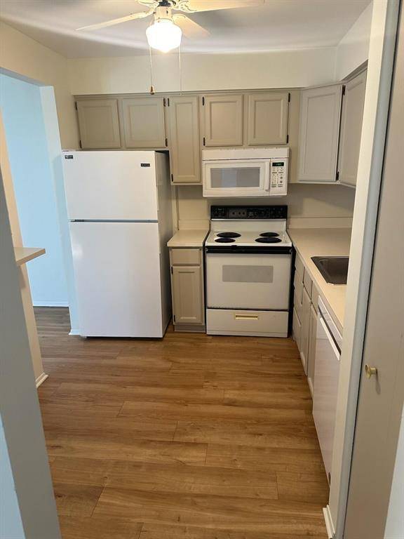 Westland, MI 48185,7510 WOODVIEW 4