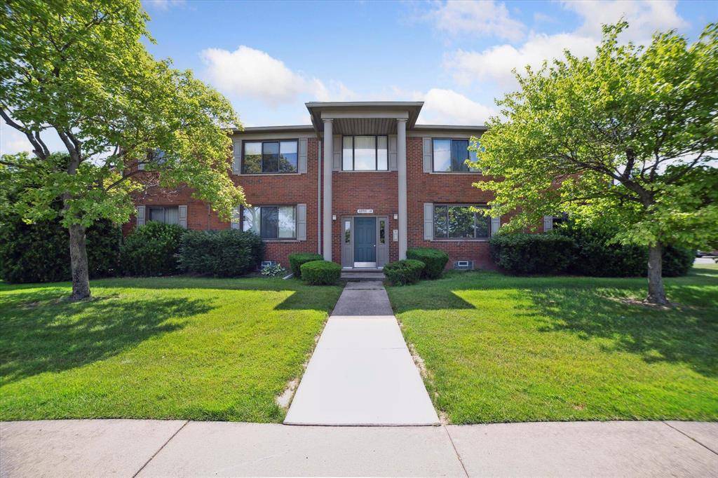 St. Clair Shores, MI 48082,32708 Harper Avenue 5