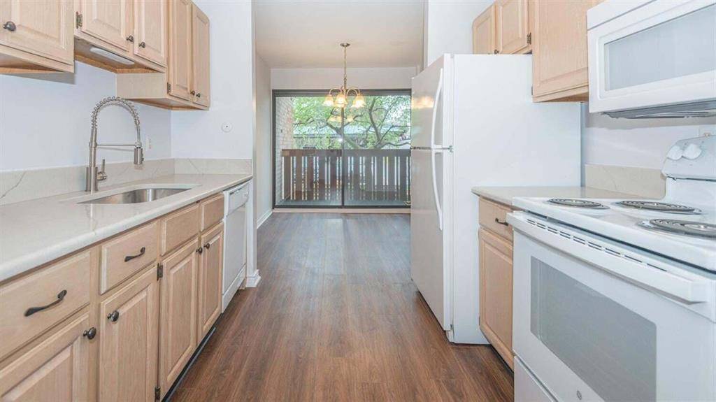 Ann Arbor, MI 48103,2124 Pauline Boulevard 206