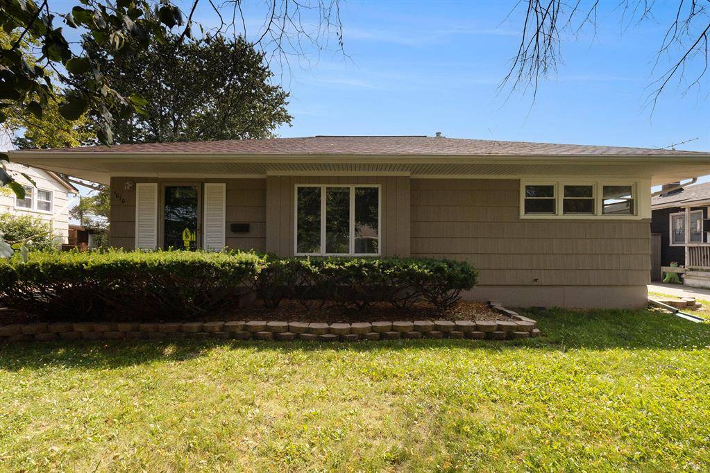 Ann Arbor, MI 48103,1610 Saunders Crescent