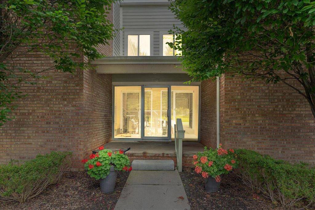 Northville, MI 48167,655 Randolph Street 103