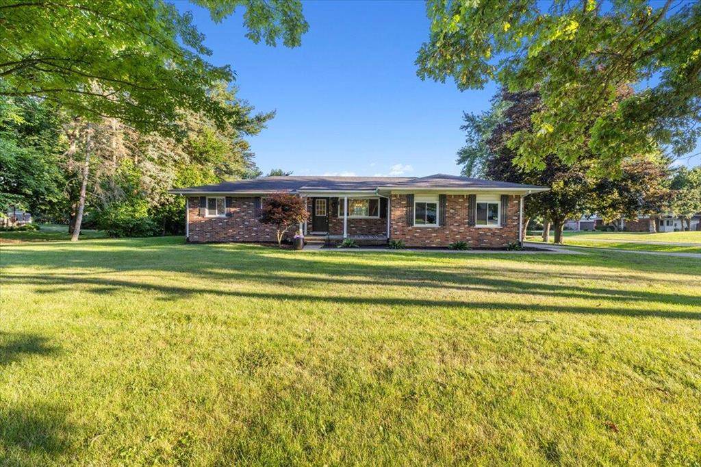 Green Oak Twp, MI 48116,8572 Lee Rd Road