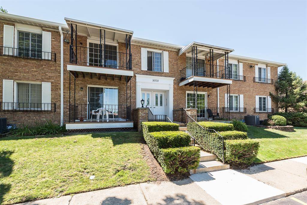 Farmington Hills, MI 48336,30727 Shiawassee Street 55