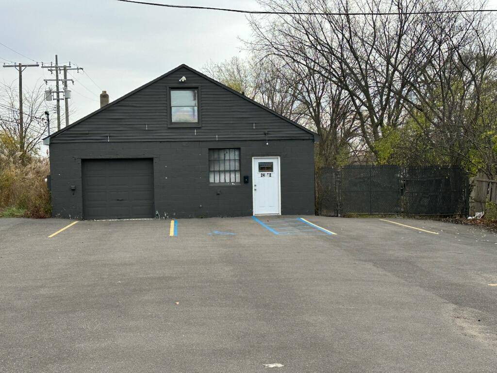 Farmington Hills, MI 48336,24062 Orchard Lake Road