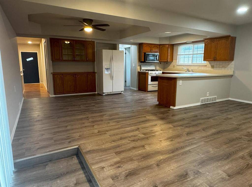 Sterling Heights, MI 48312,35695 Bonneville Drive