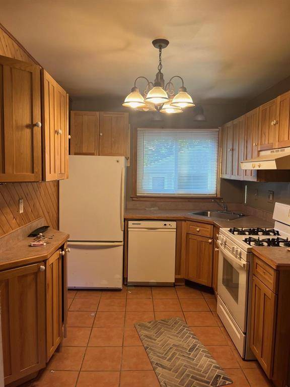 Dearborn Heights, MI 48125,26252 ETON Avenue