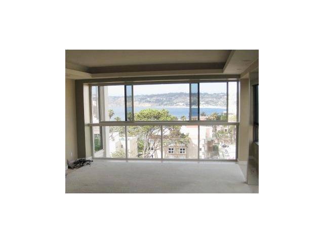 La Jolla, CA 92037,939 Coast Boulevard #14H