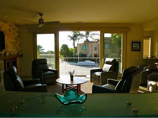 Carlsbad, CA 92011,6506 Surfside Lane