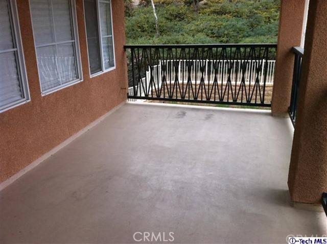 Valencia, CA 91354,24216 Larkspur CT