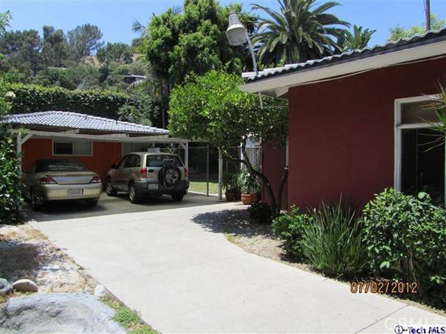 Los Angeles, CA 90039,2145 Griffith Park BLVD