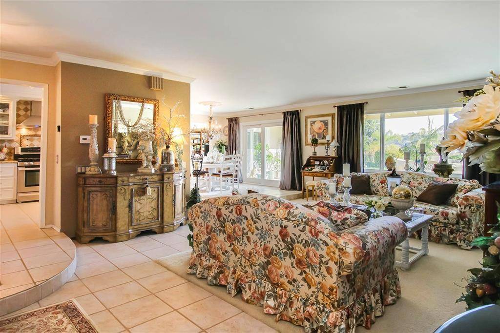 Carlsbad, CA 92009,7626 Cortina Court