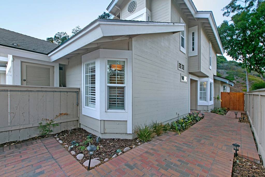 Encinitas, CA 92024,595 Leucadia Village Court