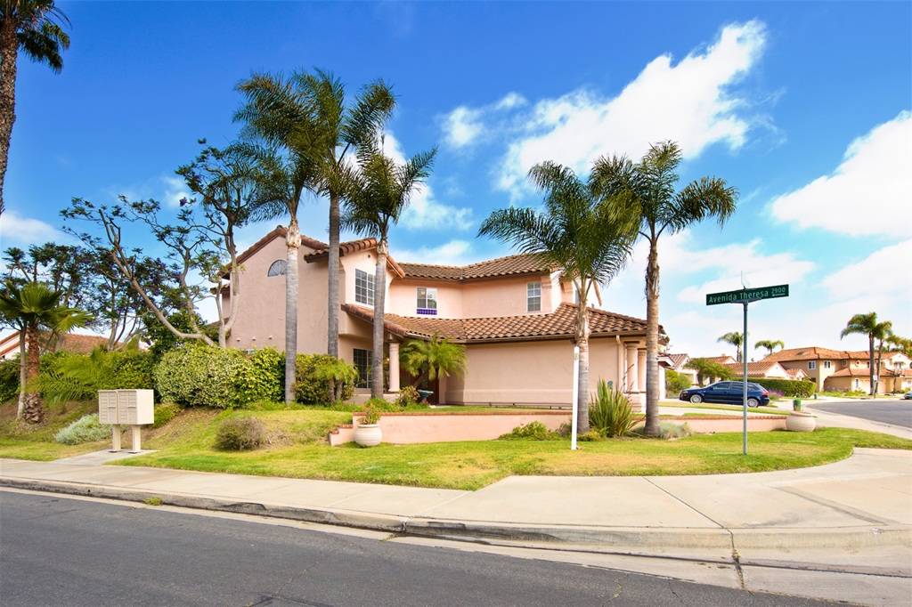 Carlsbad, CA 92009,2935 Via Emerado