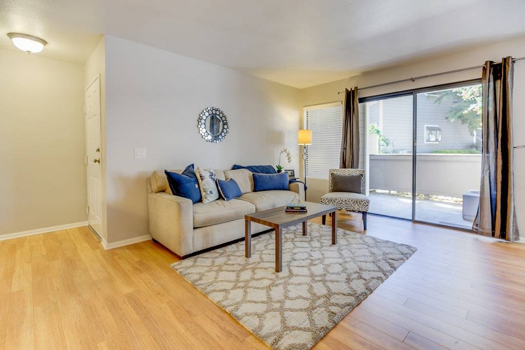 Vista, CA 92081,1063 Shadowridge Dr #27