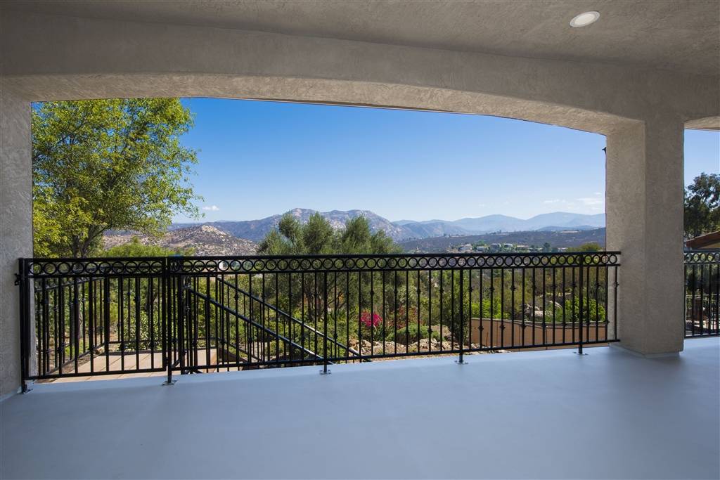 Ramona, CA 92065,23720 Moonglow Ct