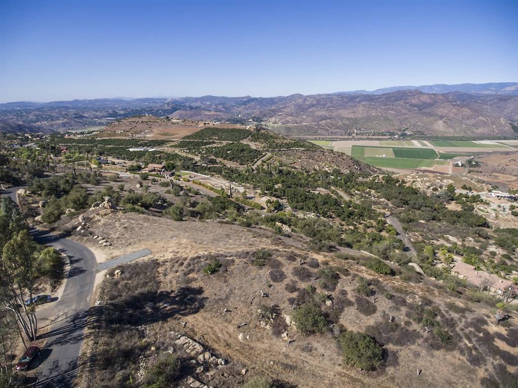 Escondido, CA 92025,16270 Highland Mesa Drive