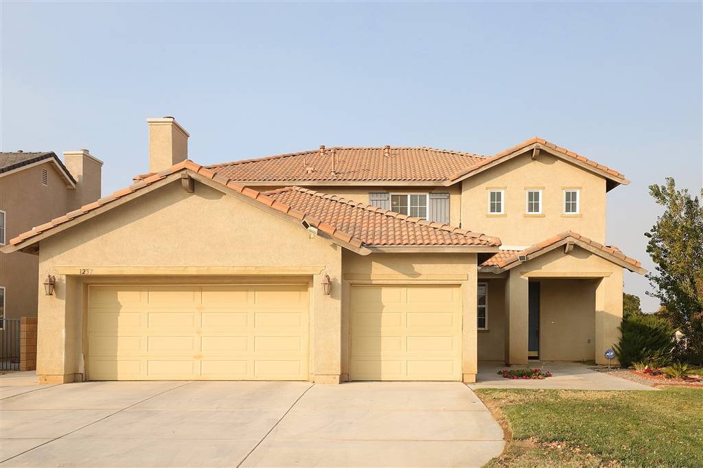 Lancaster, CA 93535,1237 E Avenue K6